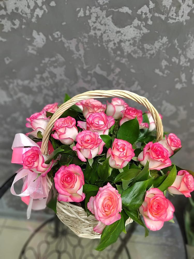 Цветочная композиция из Розы в корзине в Рождествено