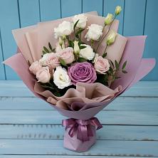 Букет цветов из:  Розы и Лизиантусы в Рождествено