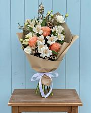 Букет цветов из:  Альстромерии, Лизиантусы, Розы и Хризантемы #REPLACE_PRED# Рождествено