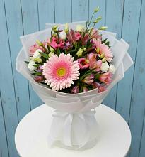 Букет цветов из:  Герберы, Альстромерии и Лизиантусы #REPLACE_PRED# Рождествено